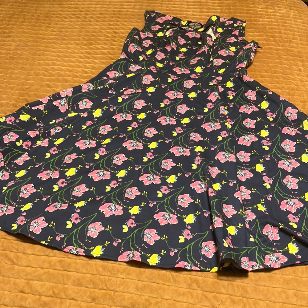 EUC retro navy floral dress by Hearts & Roses